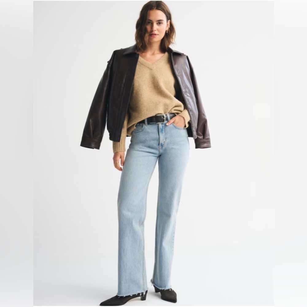 Abercrombie & Fitch High Rise 90s Relaxed Jean